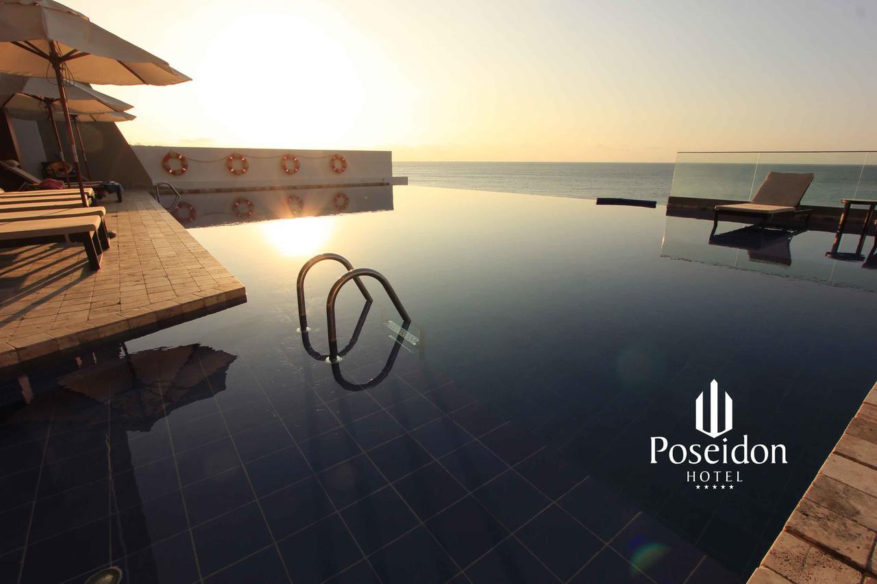 Hotel Poseidon Manta Exterior photo